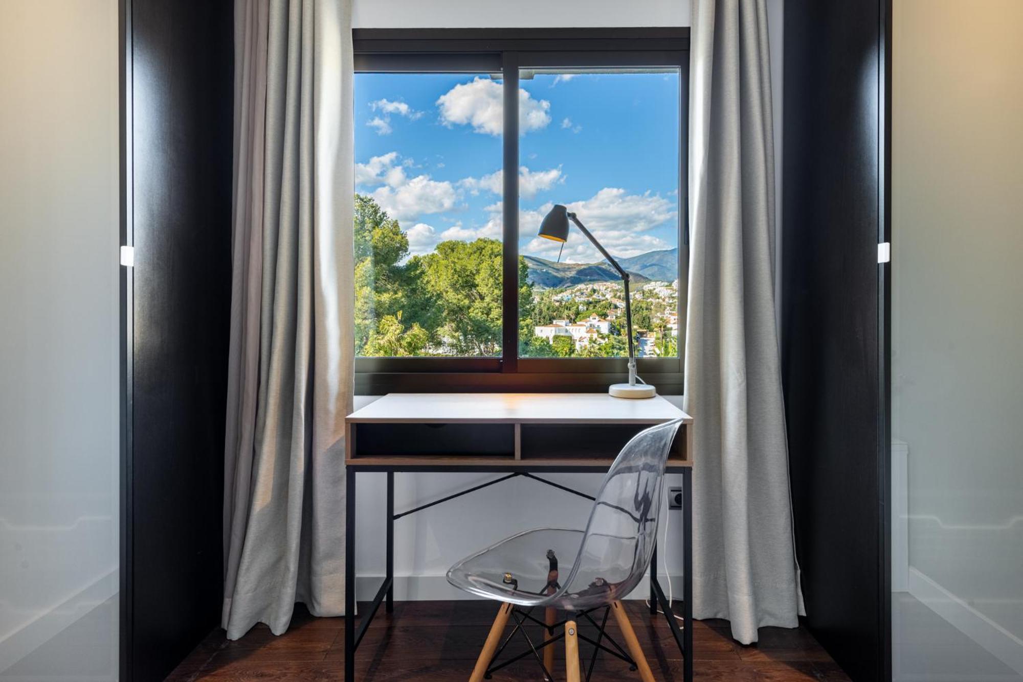 Luxurious In 5-star Del Golf Marbella